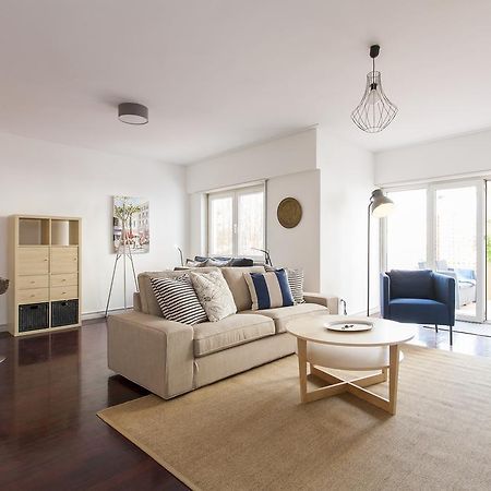 Joivy Superb 1-Bed Apt With Workspace And Terrace, Close To Avenida Da Liberdade Lisbon Luaran gambar