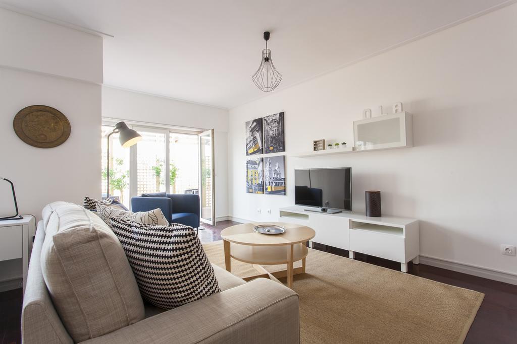 Joivy Superb 1-Bed Apt With Workspace And Terrace, Close To Avenida Da Liberdade Lisbon Luaran gambar