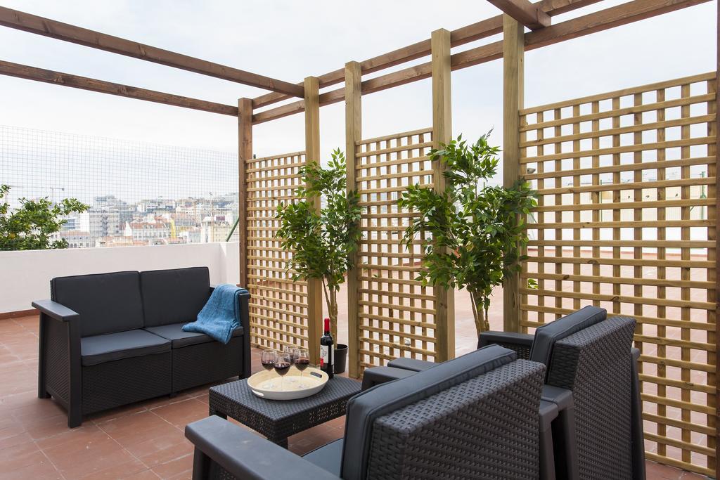 Joivy Superb 1-Bed Apt With Workspace And Terrace, Close To Avenida Da Liberdade Lisbon Luaran gambar